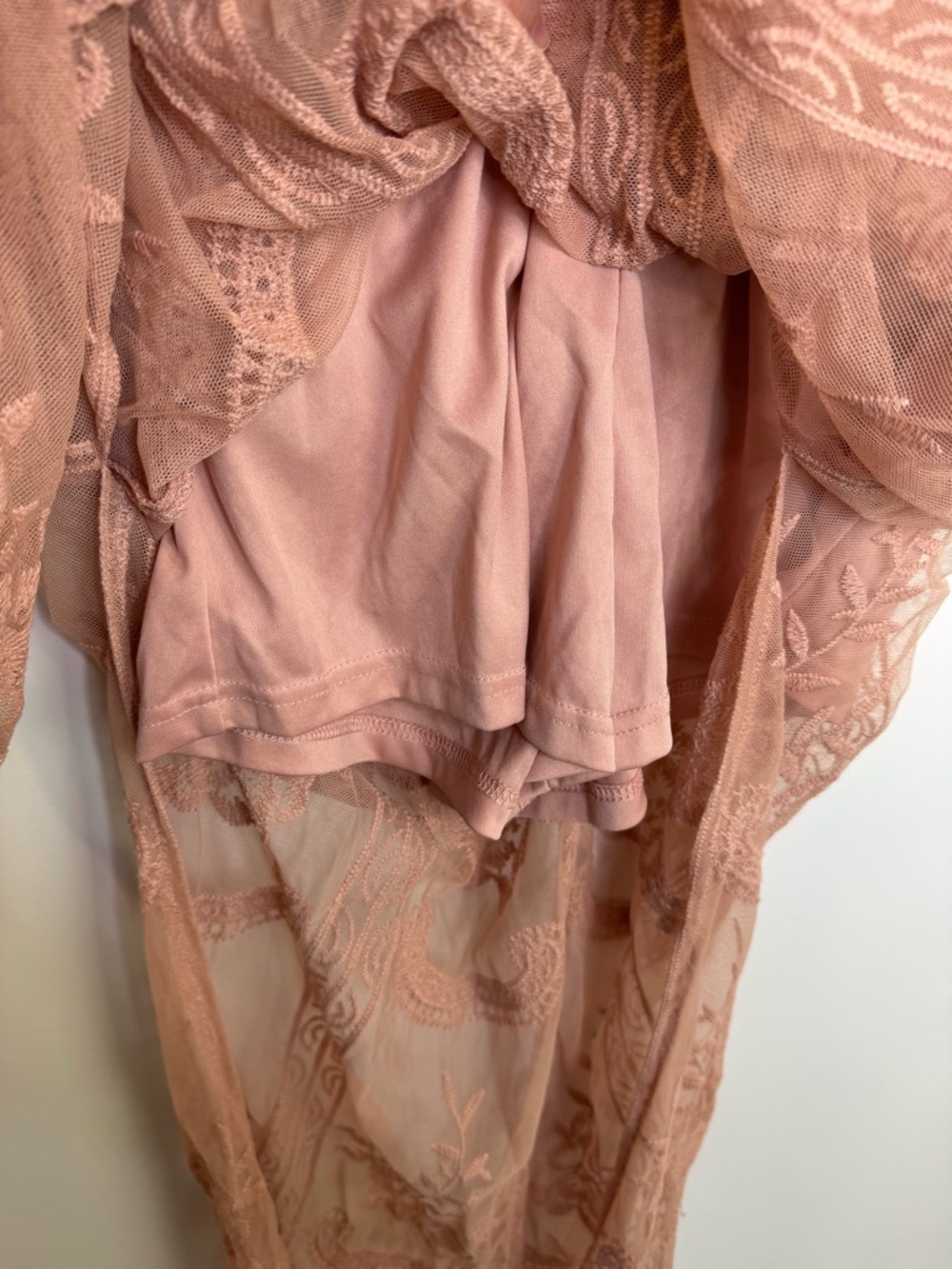Honey Punch Dusty Rose Lace Plunge Maxi romper overlay size large - Picture 8 of 12